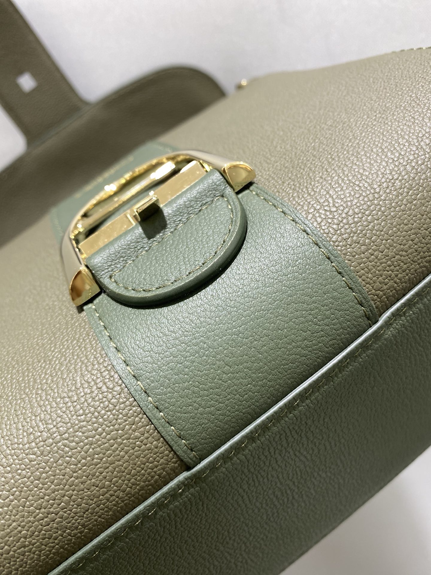 델보 브리앙 MM 토고백 스몰